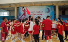 女籃體能訓(xùn)練，張子宇缺席，李夢王思雨態(tài)度端正。