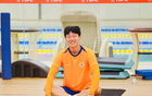 泰山隊(duì)室內(nèi)訓(xùn)練，樂享多，克雷桑專注回放，門將雨中苦練。