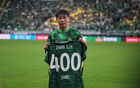 大TIFO、紀(jì)念球衣、張稀哲進球，完美安排。