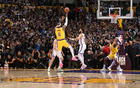 NBA賽季經(jīng)典：詹皇得分王，巴特勒率隊逆襲