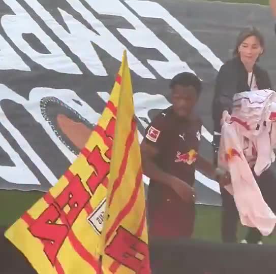 朗斯主場(chǎng)，奧蓬達(dá)備戰(zhàn)，贈(zèng)球迷球衣！